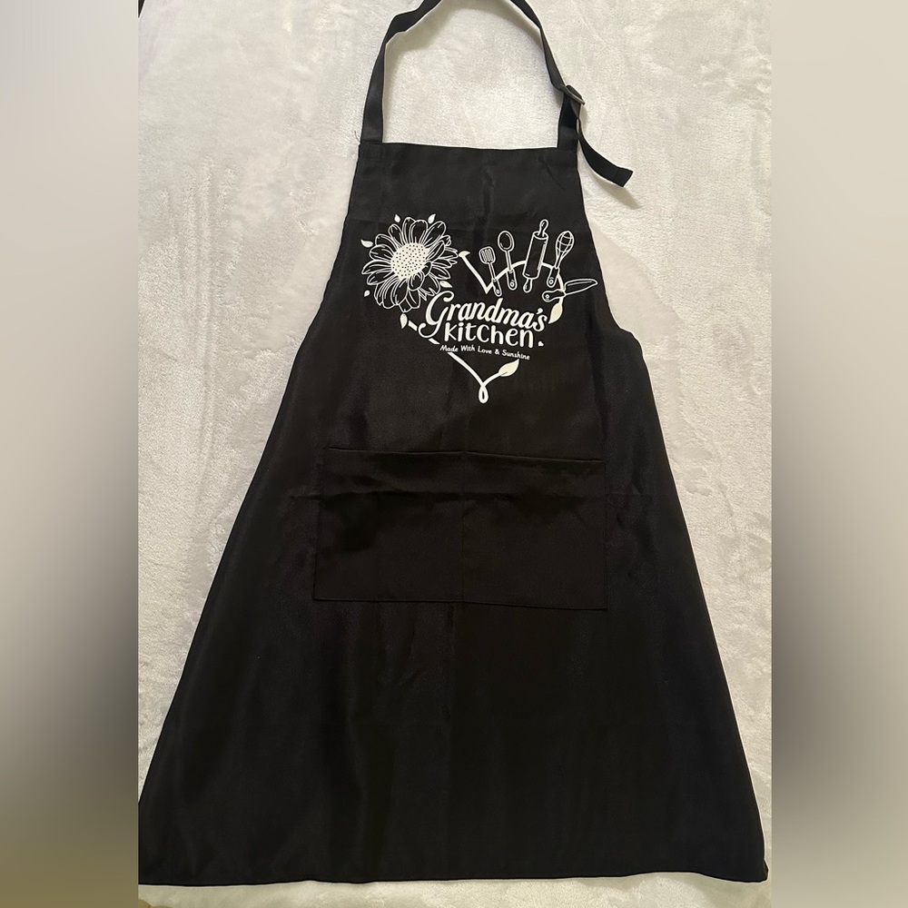 Grandma’s Kitchen black Apron. Front pocket. NWOT - Picture 1 of 4